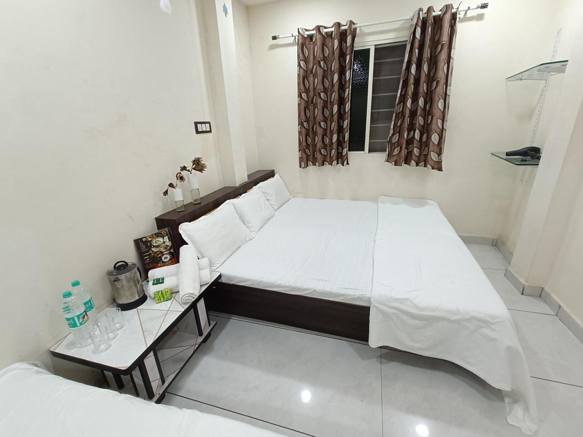 Treebo Yatri Grah Kshipra T Hotel Ujjain Esterno foto